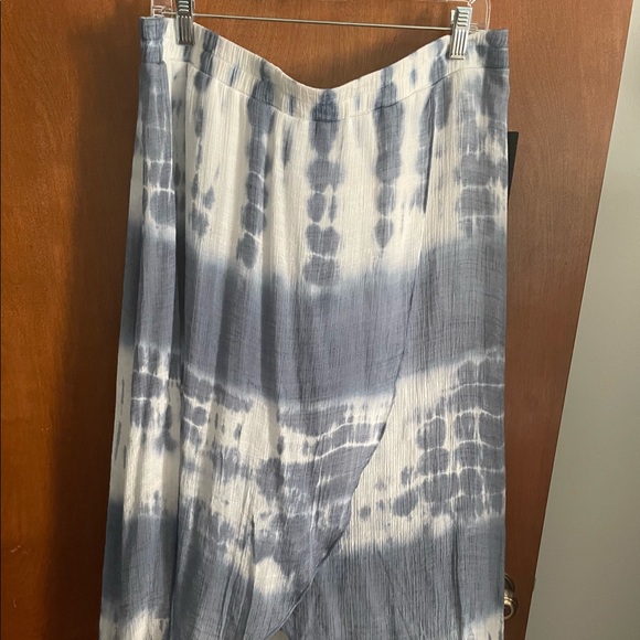 Blue/white tie dye skirt - Picture 11 of 12